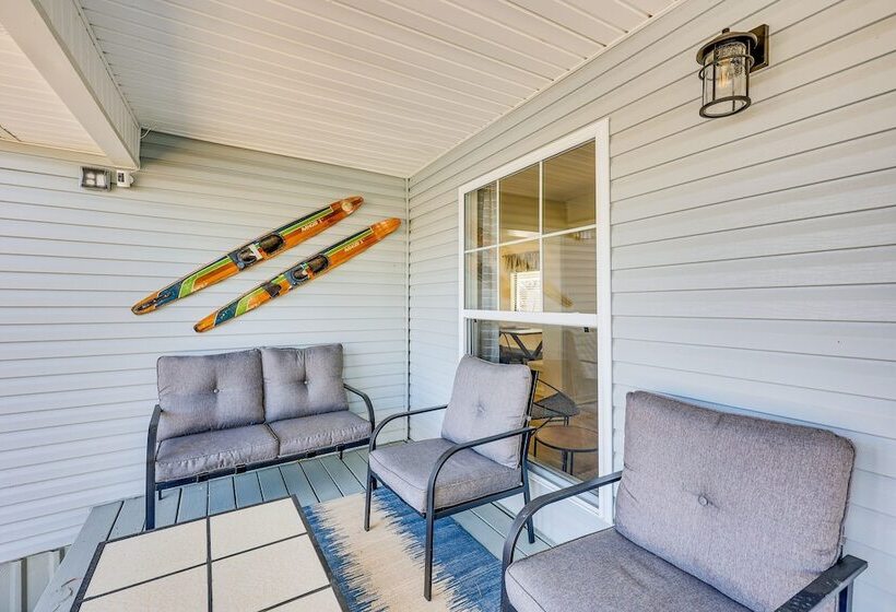 Waterfront Home On Lake Hamilton W/ Dock & 2 Decks