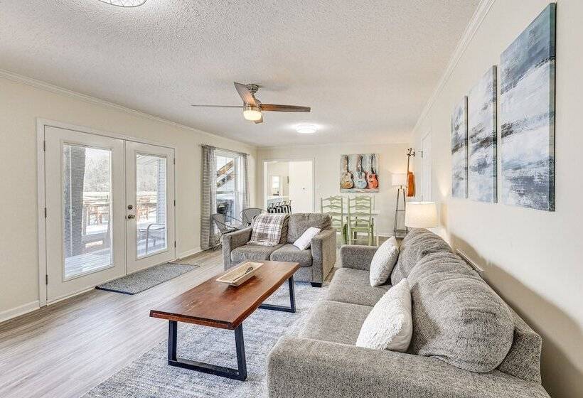 Waterfront Home On Lake Hamilton W/ Dock & 2 Decks