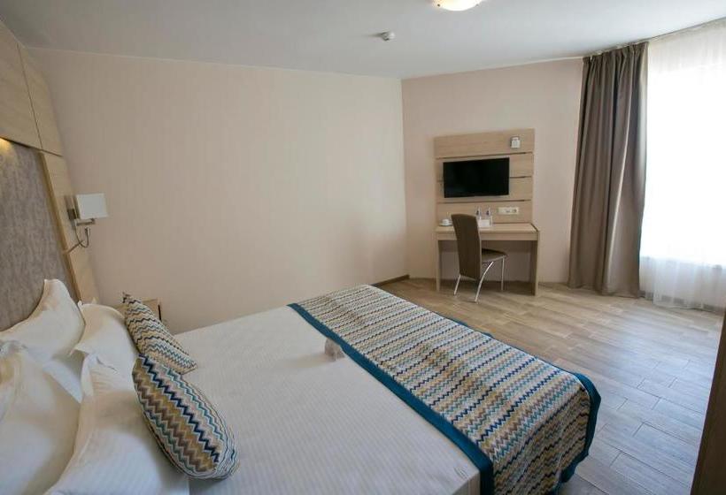 هتل Royal Bay Resort   All Inclusive And Free Beach Accsess