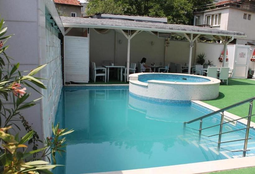 בית מלון כפרי Saint George Family