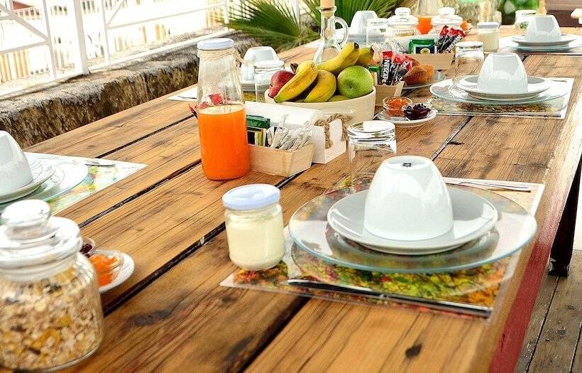 تختخواب و صبحانه Azzurretta Guest House