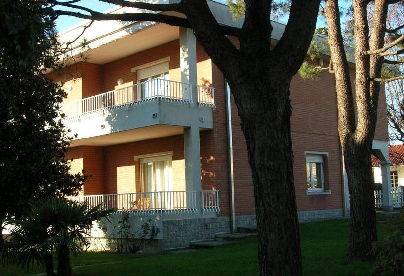 Bed And Breakfast Groane