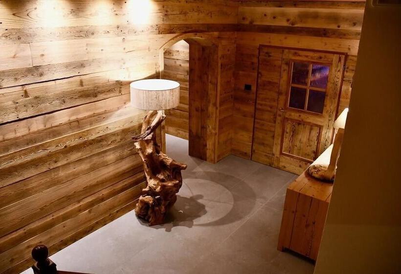 هتل Alpenrose Wellness