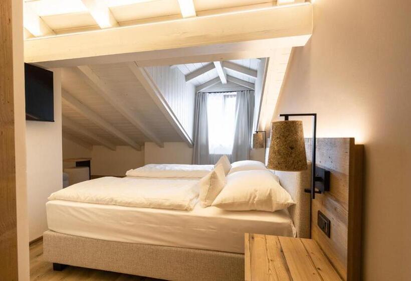 هتل Alpenrose Wellness