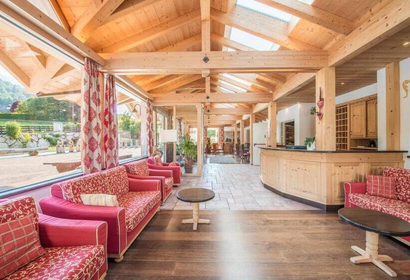 هتل Alpenrose Wellness