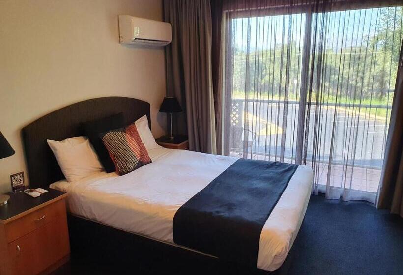 Alpha Hotel Canberra