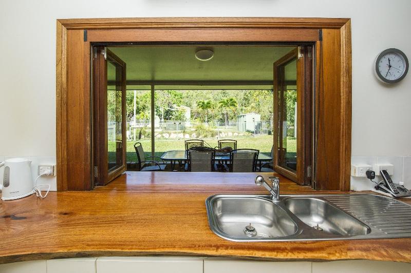 Magnetic Island Bed And Breakfast