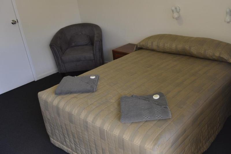 汽车旅馆  Charleville Waltzing Matilda Motor Inn