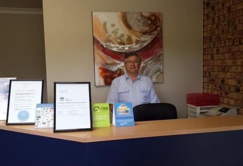 فندق على الطريق Hilldrop Motor Inn