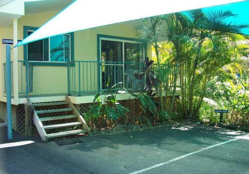 مُتل Tropic Oasis