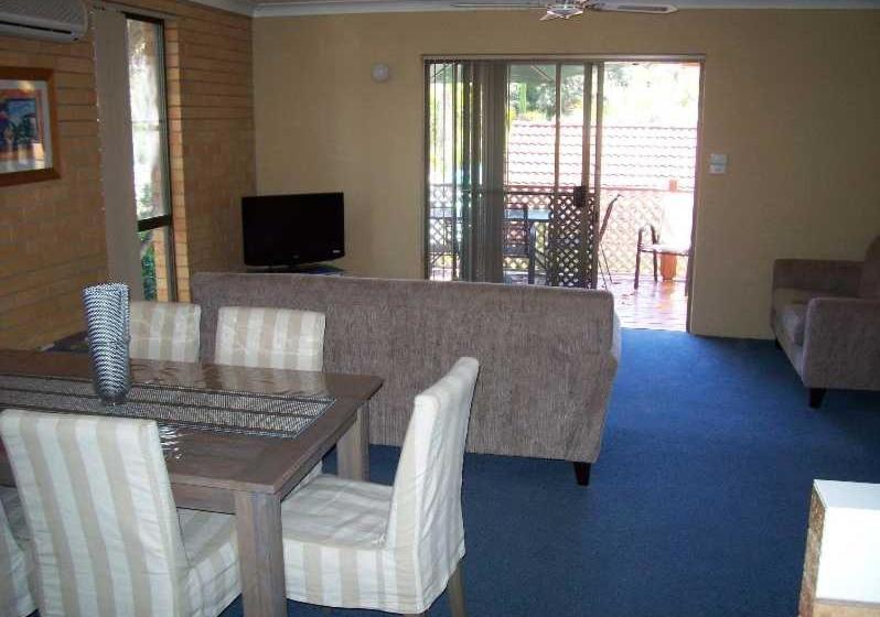 مُتل Tropic Oasis