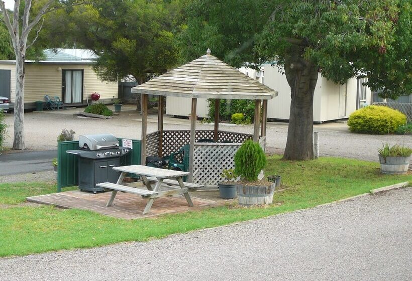 Oval Motel   Murray Bridge