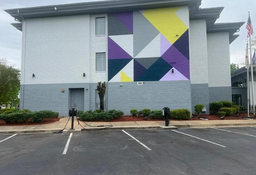 هتل Welcome Inn & Suites East Chase/pike Road