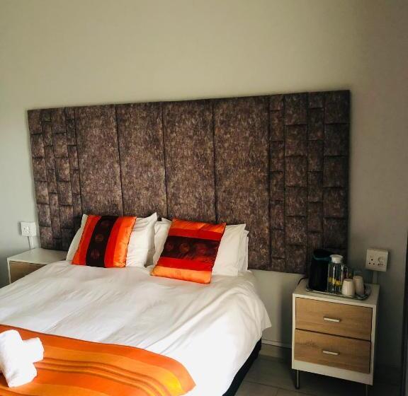 פנסיון Elihle Guest House
