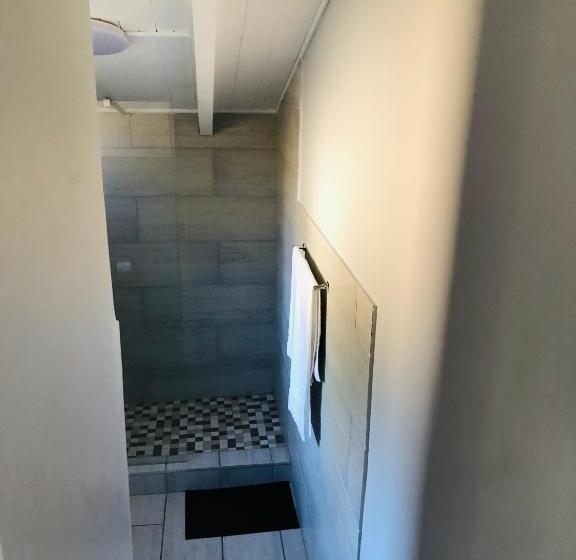 פנסיון Elihle Guest House