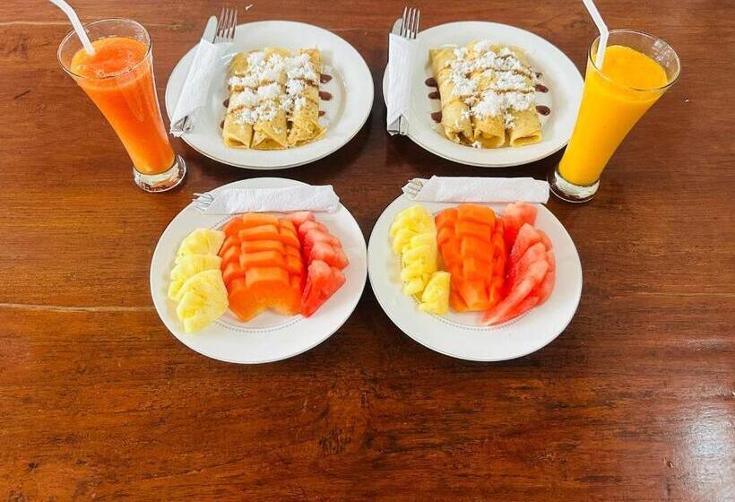 Bed and Breakfast Bupon House Cempaka Room