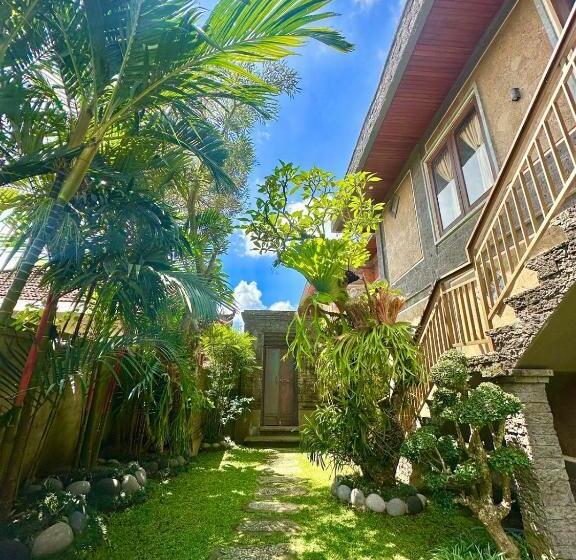 Bed and Breakfast Bupon House Cempaka Room