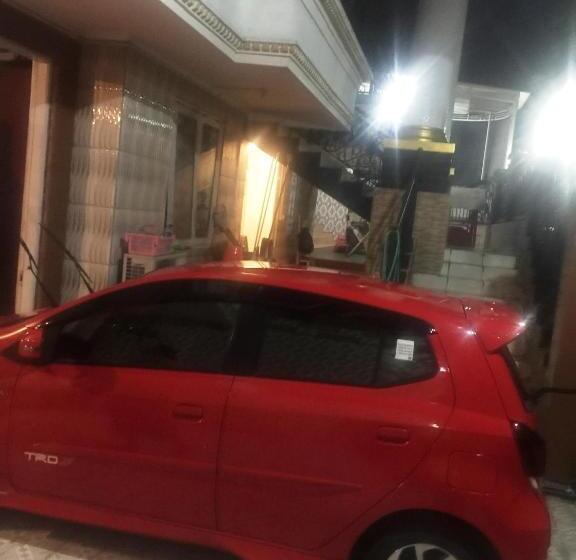 בית מלון כפרי Spot On 93880 Guest House Bu Iin Syariah