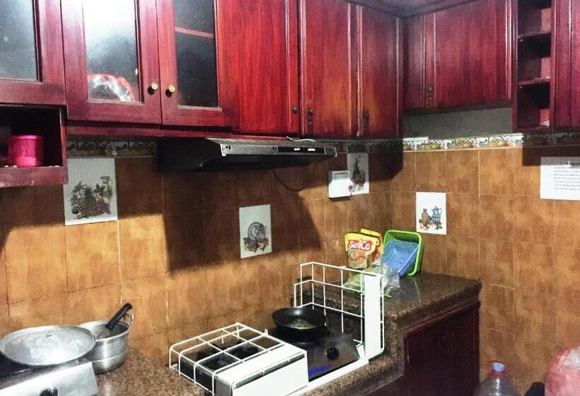 בית מלון כפרי Spot On 93880 Guest House Bu Iin Syariah