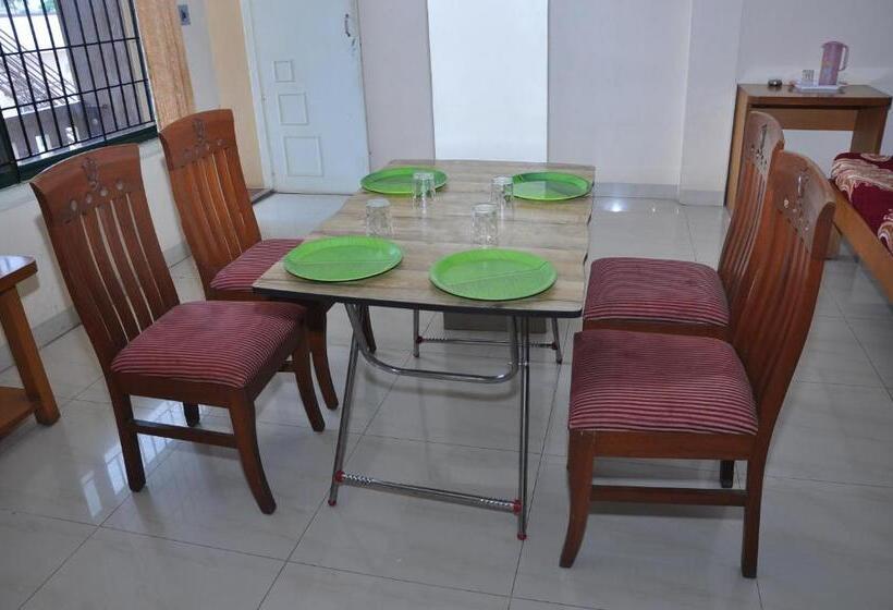 בית מלון כפרי Vinayaka Deluxe Lodge