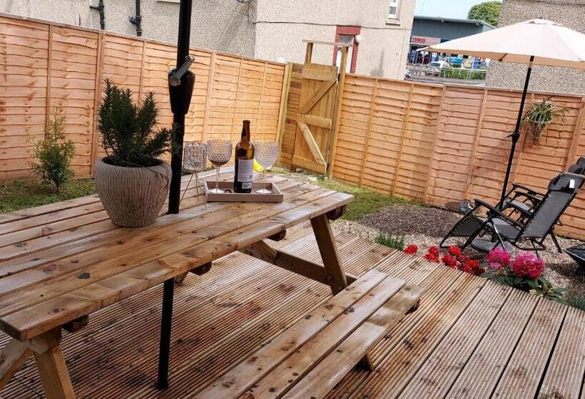 بنسيون Mini Hotel With Home Facilities In Hamilton West