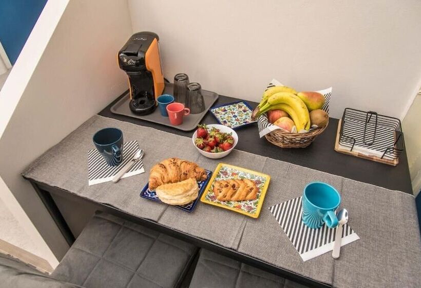 پانسیون Porto Trani Maison D  Hòtes