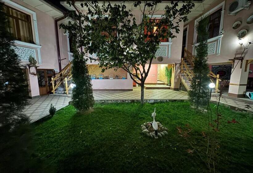 بنسيون Siyob Guest House &