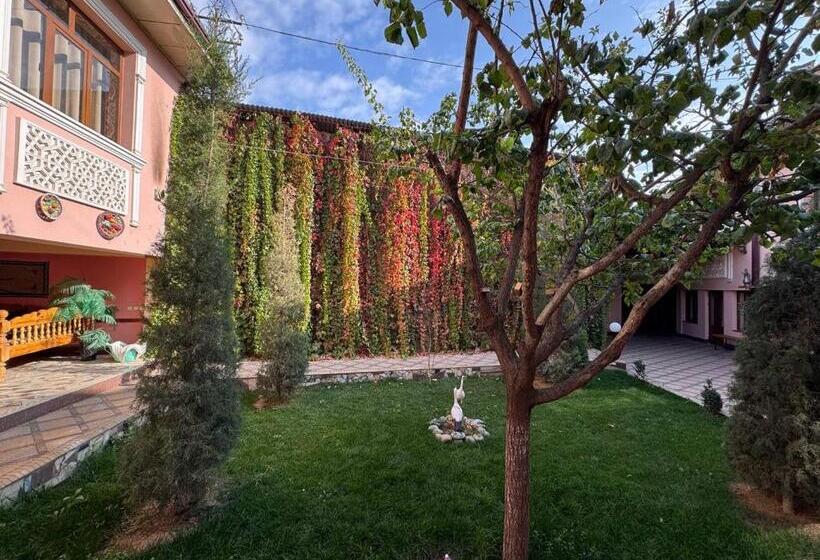 بنسيون Siyob Guest House &