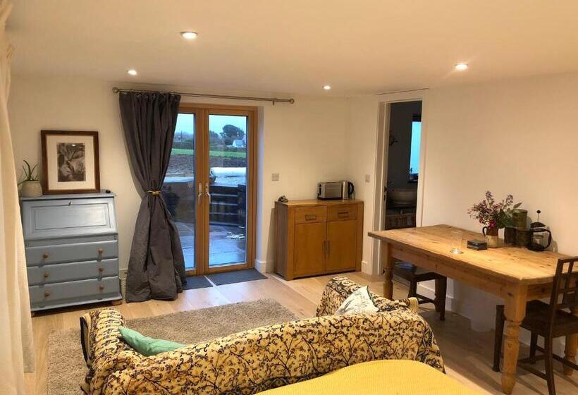 بنسيون Apple Tree Barn   Converted Barn With Meadow Views