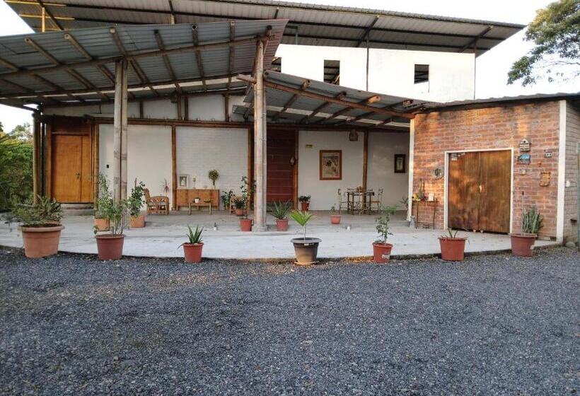 مبيت وإفطار Fevu Vera Forest House