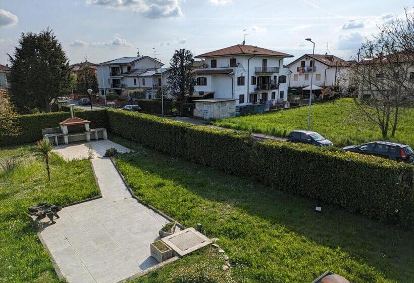 ベッドアンドブレックファースト Villa Eleganza Milano Bergamo Airport