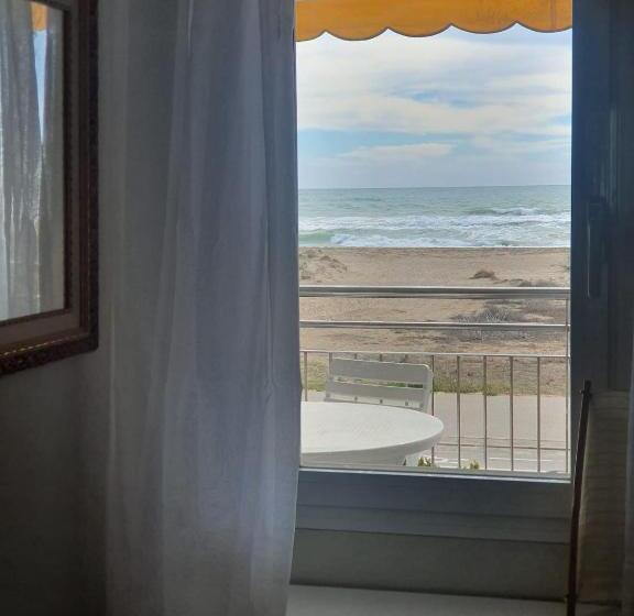 هتل Beach Front Room Not A