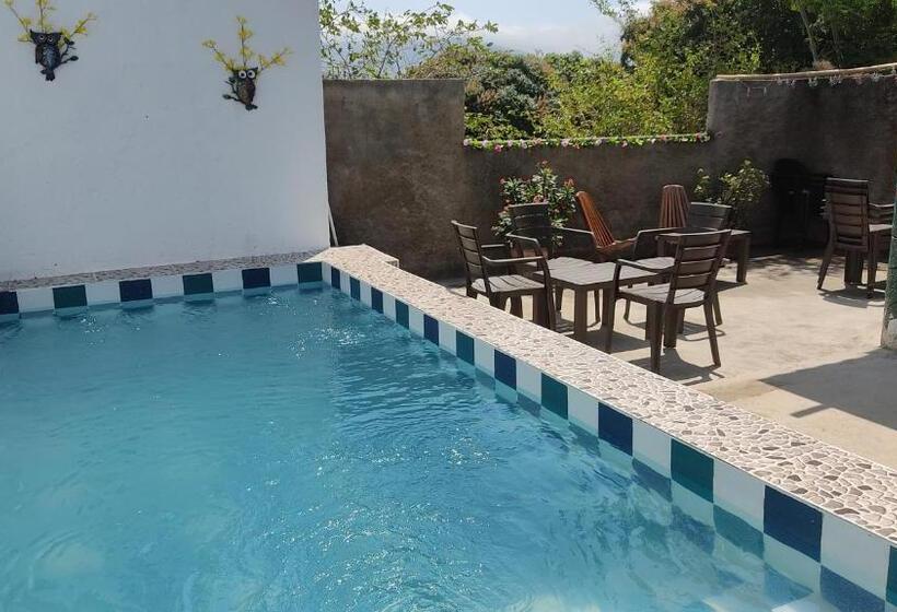 پانسیون Casa Gloria Hostal