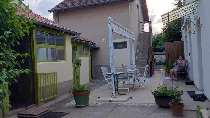 펜션 Chambre Agréable Au Fond Du Jardin