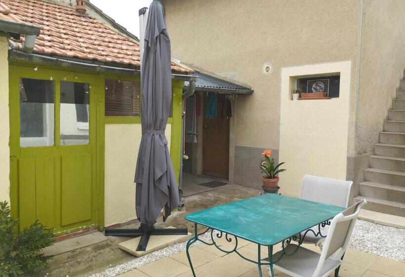 펜션 Chambre Agréable Au Fond Du Jardin