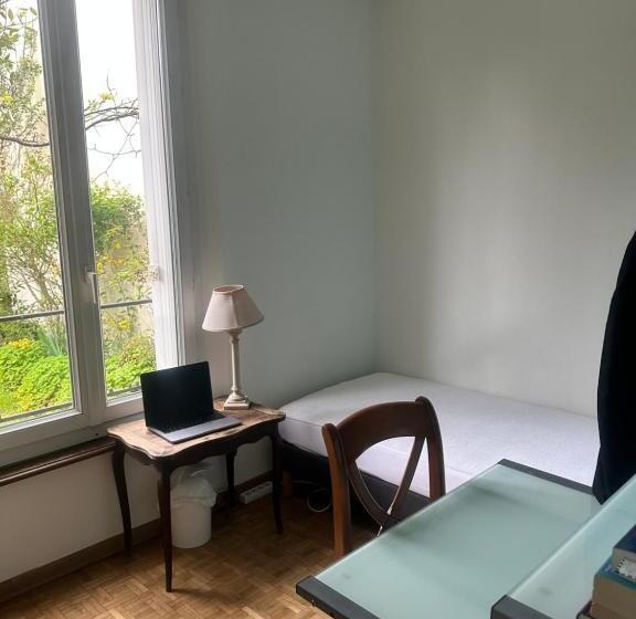 펜션 All Room Paris Ouest Colombes