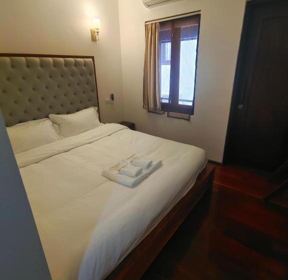 پانسیون Happy Hour