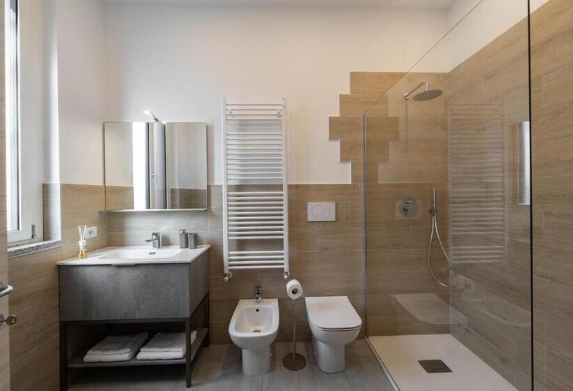 פנסיון Lucy’s House