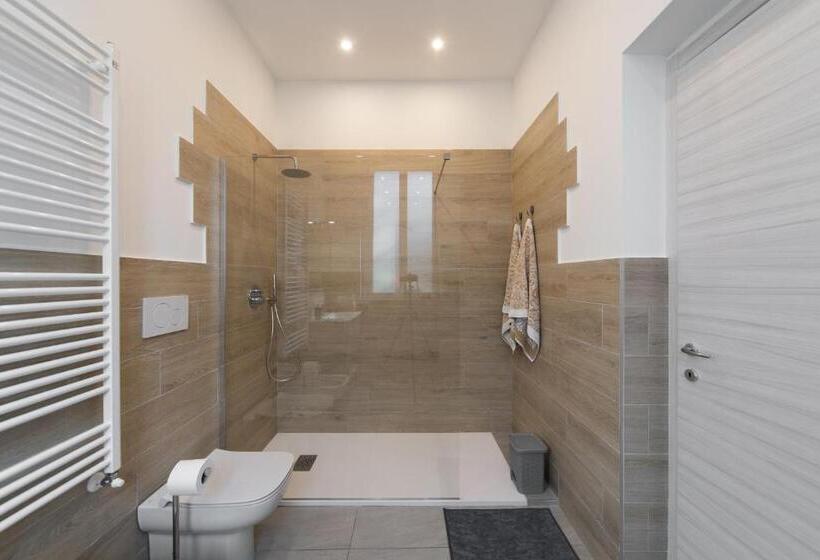 פנסיון Lucy’s House