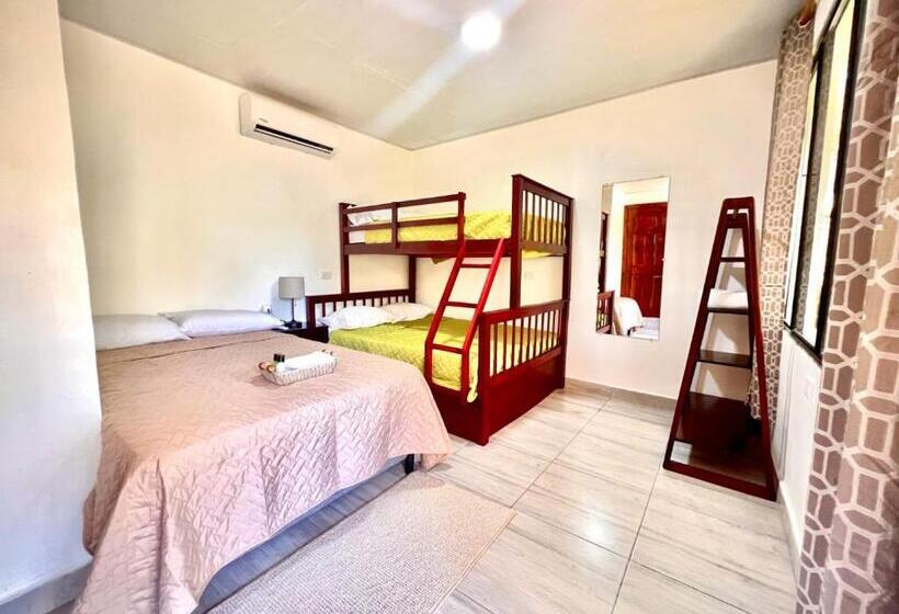 پانسیون Mayara Hostal