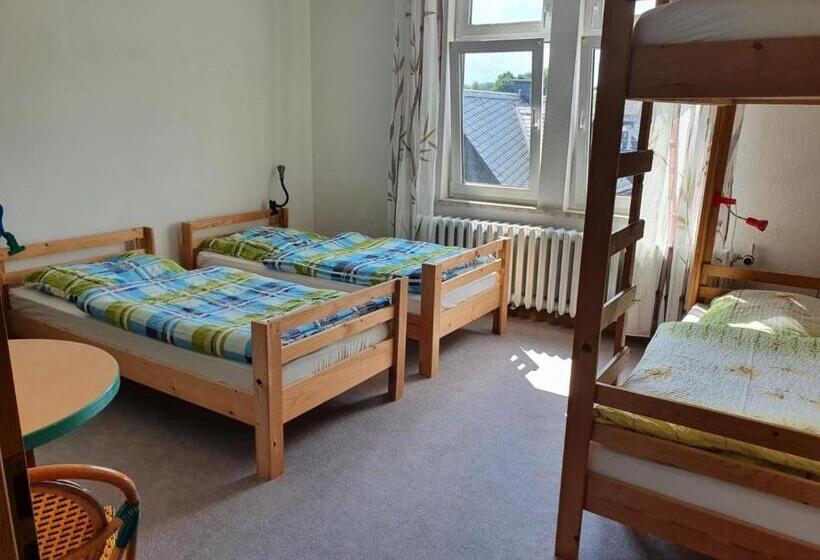 ペンション Monteurzimmer Alte Schule Heberndorf 1