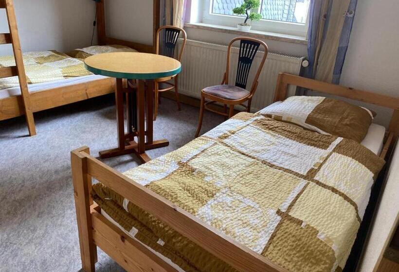 ペンション Monteurzimmer Alte Schule Heberndorf 1