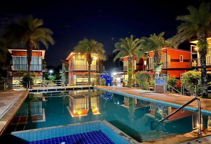 استراحتگاه รัตนารีสอร์ท ลันตาน้อย