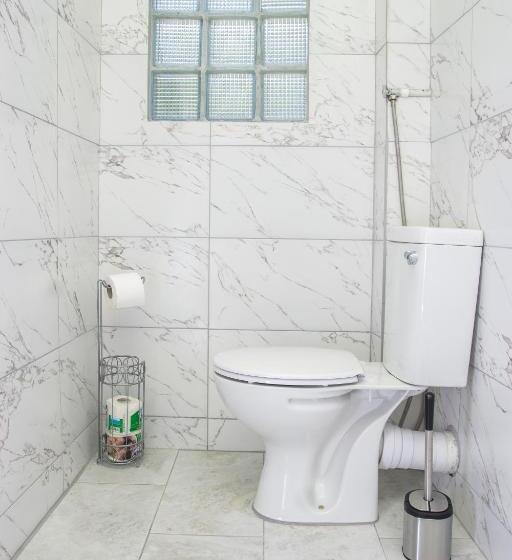 تختخواب و صبحانه Off Grid Zen Forest Den