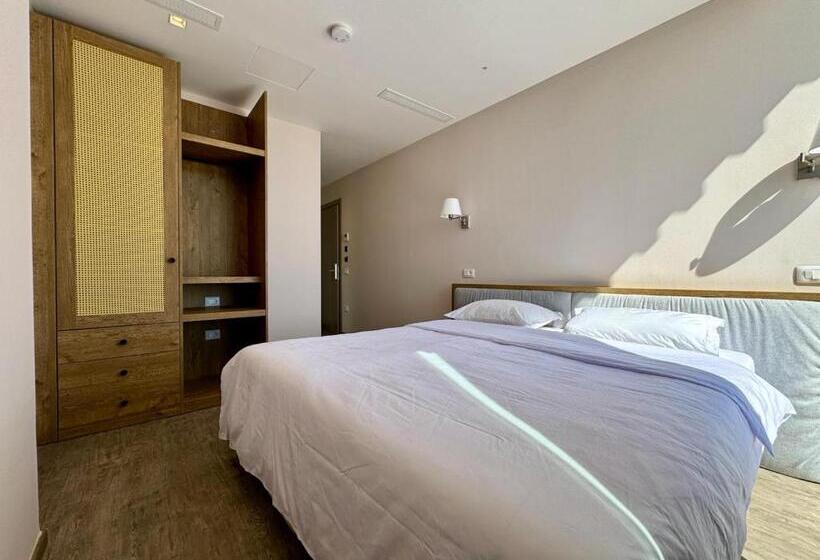 Green Condo Hotel Palase