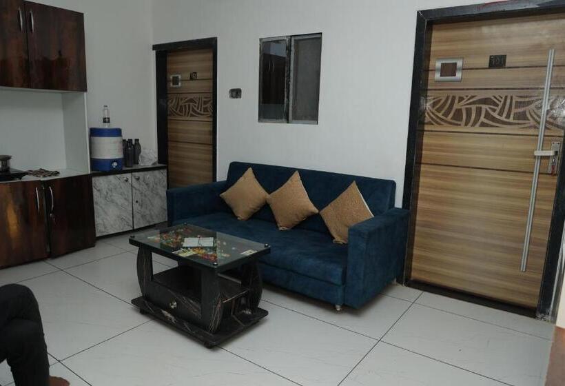 Отель Hari Home Stay