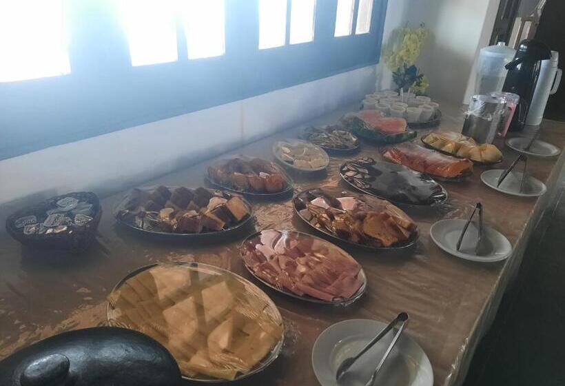 ホテル Pousada Tubarão