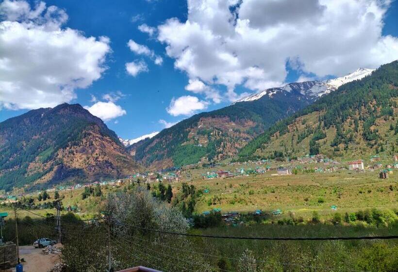 فندق Seven Heaven Manali Scenic Mountain View Luxury Villa, Manali