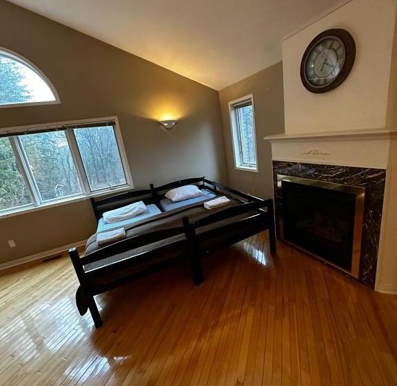 膳宿费 Executive Suite In A Victorian Style Bungalow P4b