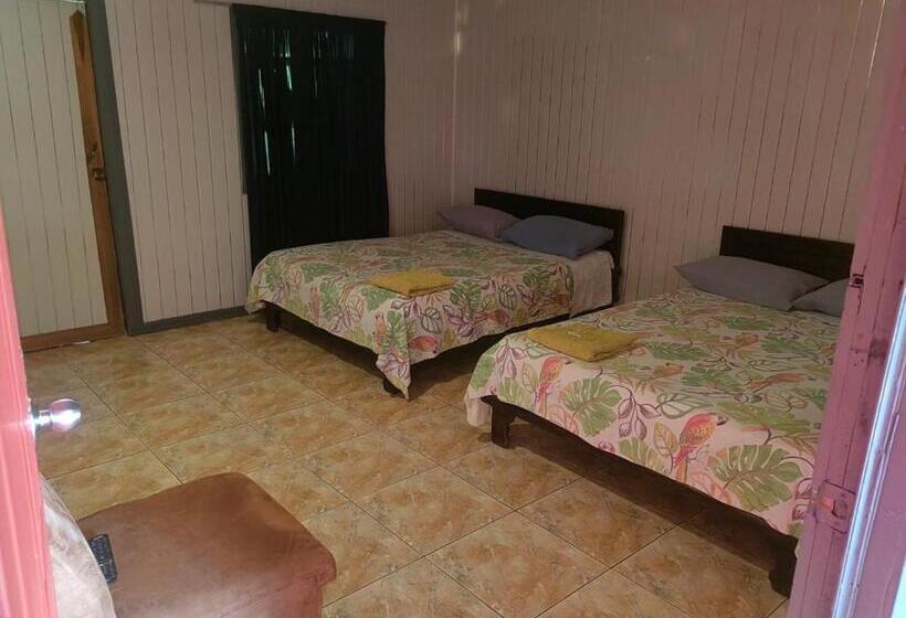 فندق Cabinas El Botecito